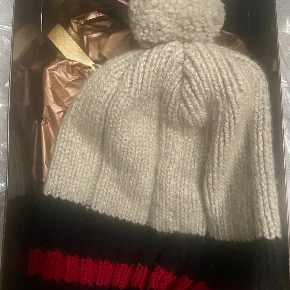 Gucci crest beanie
